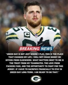  BOMBSHELL: GREEN BAY JUST WATCHED TUCKER KRAFT TURN A TRADE-STORM INTO A LOYALTY STATEMENT THAT COULD FREEZE NEW ENGLAND IN ITS TRACKS. Hours after Patriots buzz started circling around an “irresistible” package, Kraft’s willingness to sacrifice financially for the Packers feels like the kind of message no front office can ignore. In a league obsessed with money and movement, one tight end may have just reminded everyone that Lambeau loyalty still hits different